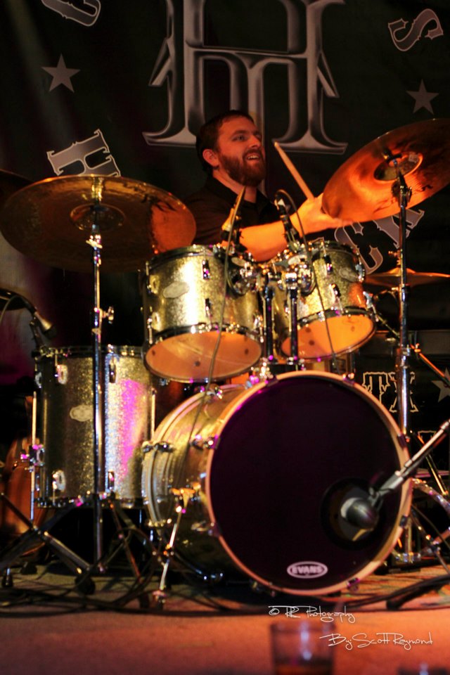 kevin zahner playing drum set live